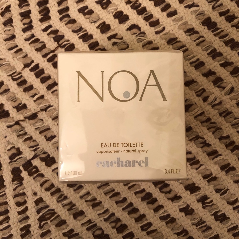 NOA by cacharel
